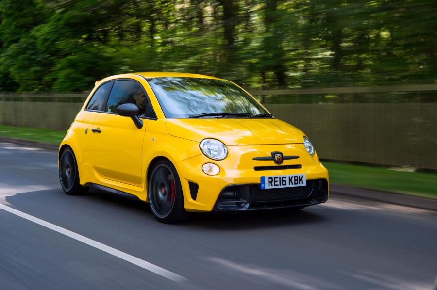  Abarth 695 Biposto Record (312) 2015 года  (UK) (фото 1 из 31)